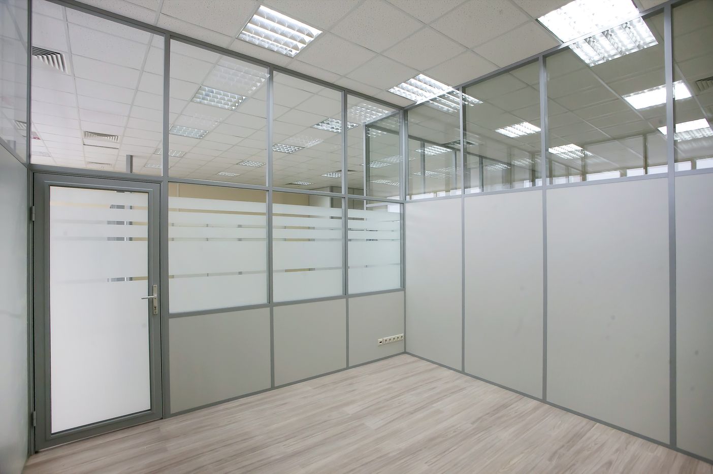 Теплая алюминиевая перегородка GFTD609 Теплая алюминиевая перегородка GFTD609